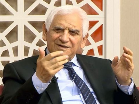 Xalq şairi xəstəxanasına yerləşdirildi