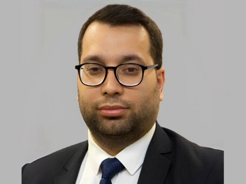 Nazir müşavirini departament müdiri təyin etdi