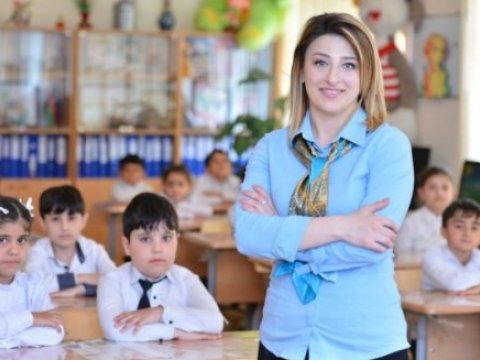 Tamştatlı müəllim axşam 6-ya kimi məktəbdə qalacaq? - Nazir AÇIQLADI