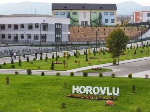Köç karvanı Horovlu kəndinə çatdı
