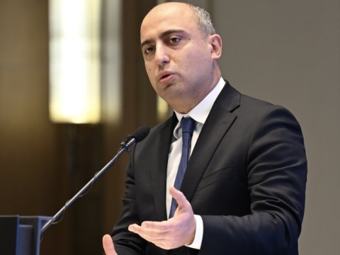 Nazir jurnalistləri və ekspertləri TƏNQİD ETDİ