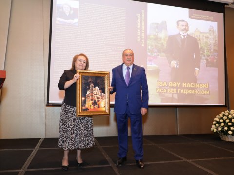 İsa bəy Hacınski haqqında kitab təqdim edildi - FOTO