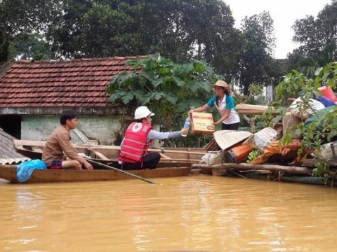Vyetnamda daşqınlar - azı 90 nəfər öldü