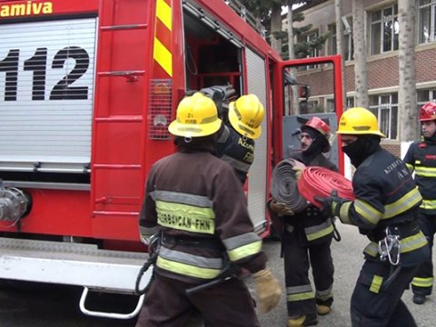 Bakıda&nbsp;ofis binasında partlayış - Hadisə yerindən GÖRÜNTÜLƏR