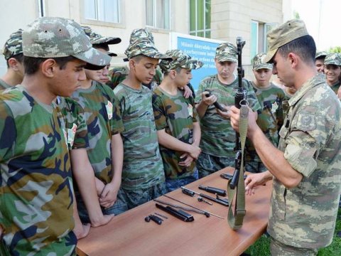 Azərbaycanda gənclərin orduya marağı artıb