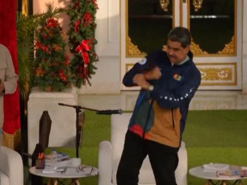 Trampın devirmək istədiyi prezident rəqsi ilə gündəm oldu - VİDEO