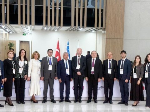 Rektor Özbəkistanda BMU-nun yeni modelini təqdim etdi