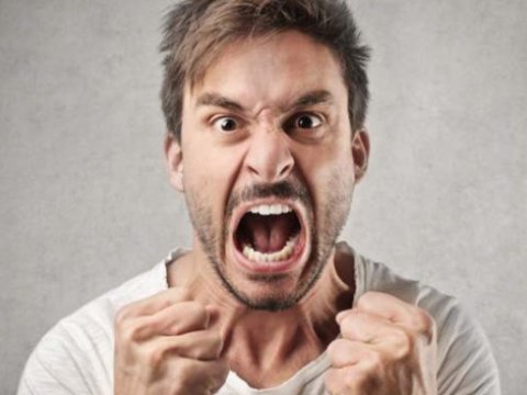 Sosial şəbəkədə söyüş söyənlər HƏBS OLUNACAQ