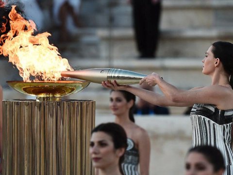 Qış Olimpiya Oyunlarının məşəli yandırıldı