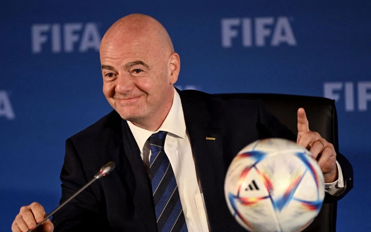 FİFA prezidenti bu ölkənin vətəndaşlığını aldı
