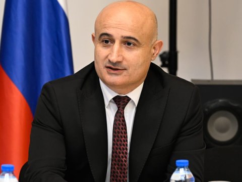 Bakıda direktor itlərə görə cərimələndi