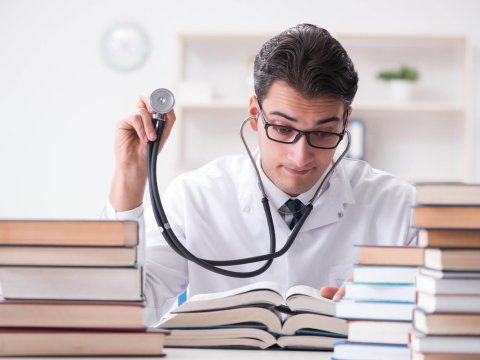 Bu həkimlər 5 il müddətinə sertifikasiyadan azad ediləcəklər