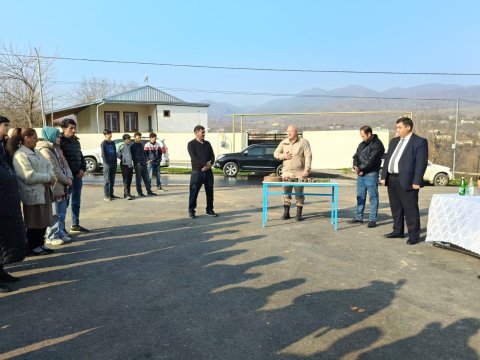 Yataqxanada yaşayırdılar, Qırmızı Bazara köçdülər - FOTOLAR