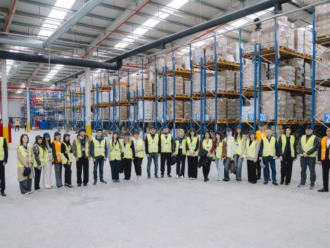 “Avromed Company” müasir texnologiyalı farmasevtik deposuna media turu təşkil etdi