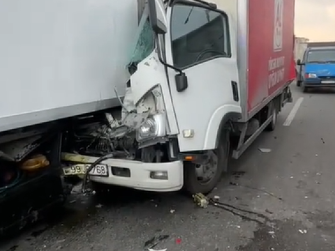 Bakı-Sumqayıt yolunda iki yük maşını toqquşdu