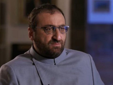 Ermənistanda daha bir keşiş tutuldu