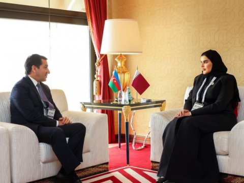 Hikmət Hacıyev Qətərin dövlət naziri ilə görüşüb