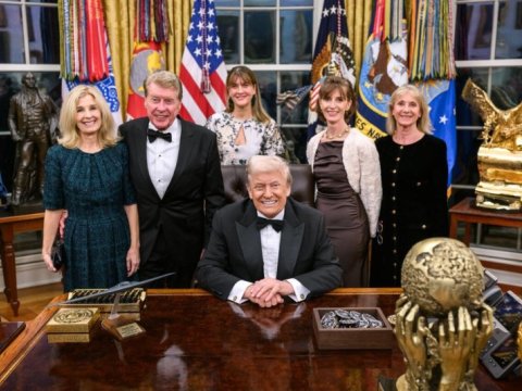 Tramp Hollivud ulduzlarını təltif etdi - FOTOLAR