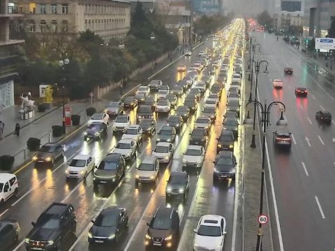 Paytaxtın əsas yollarında TIXAC var