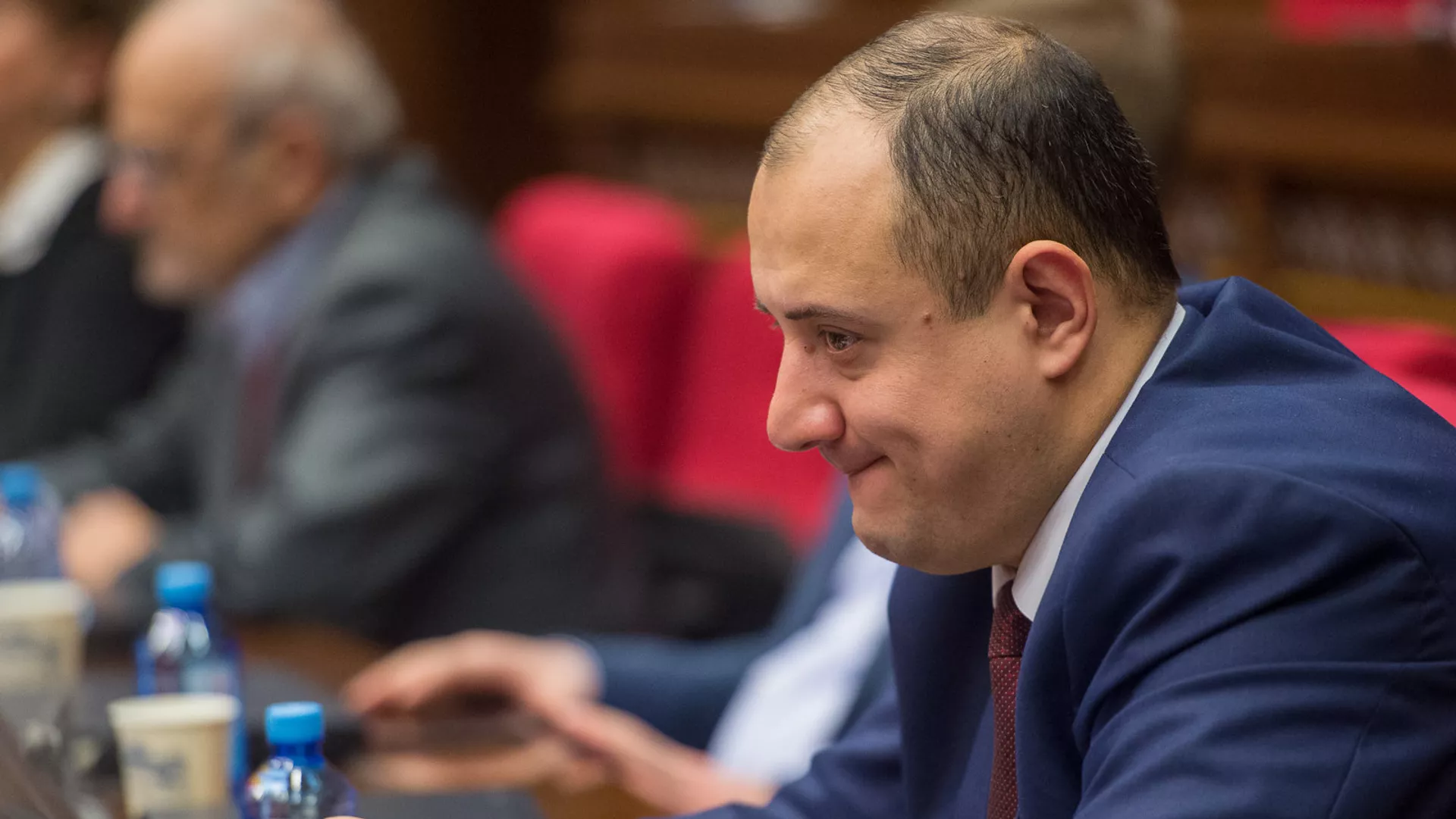 Keçmiş deputatı döydülər