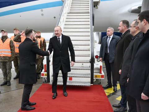 Prezident Slovakiyada rəsmi səfərdədir - FOTOLAR