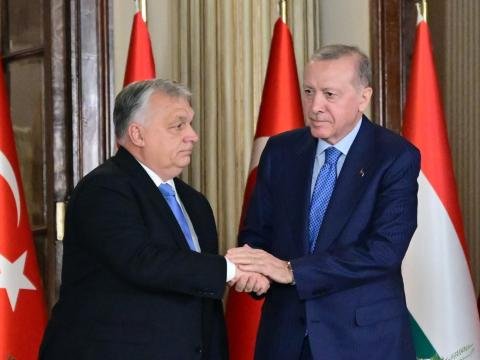 Ərdoğan Orbanla 16 saziş imzaladı