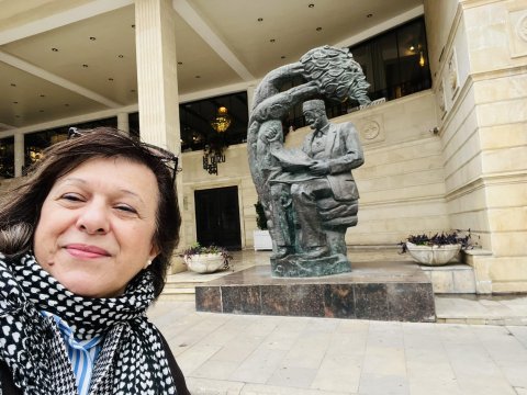 Zərdabinin heykəlinin köçürülməsi anama qarşı hörmətsizlikdir - Müəllifin qızından etiraz