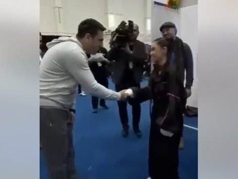 Erməni spiker azərbaycanlı iştirakçıya uğurlar arzuladı