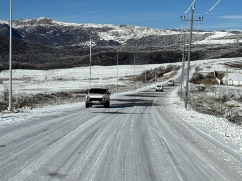 Şamaxı yolunu buz bağlayıb - FOTOLAR