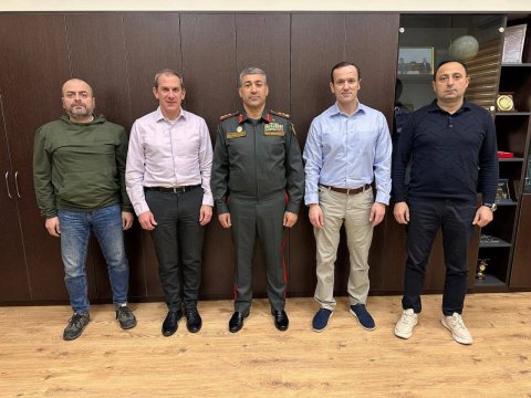 Mais Bərxudarov amerikalı mütəxəssislərlə görüşdü