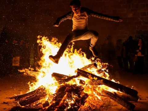 66 yaşlı kişi yanan ocağın üzərinə yıxılaraq öldü