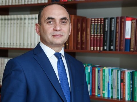 Hümanizm prinsiplərinə sadiqliyin nümayişi