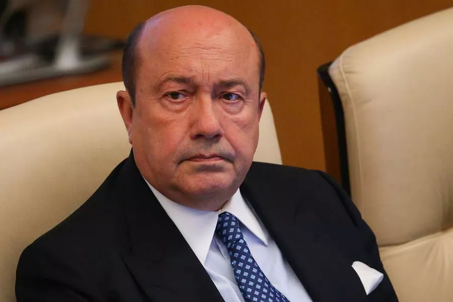 Rusiyanın məşhur eks-naziri atasının Azərbaycandakı məzarına BAŞ ÇƏKMİR