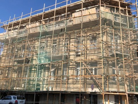 Tikinti zamanı ziyan dəyən tarixi&nbsp;abidə bərpa edilir - FOTO