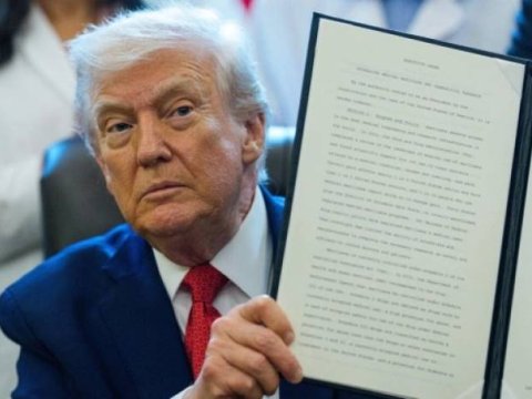 Tramp 901 milyardlıq müdafiə büdcəsini imzaladı