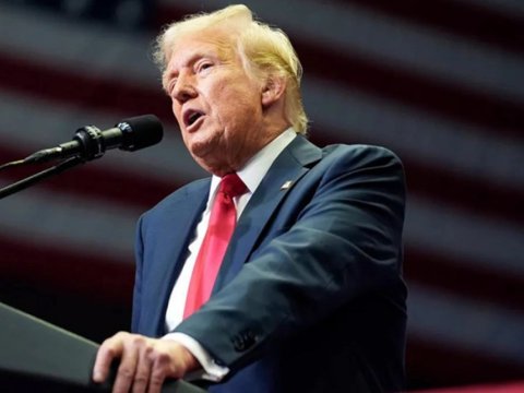 Tramp özünə 1 milyard dollar kompensasiya&nbsp;təyin edə bilər