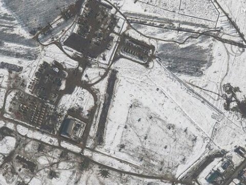 Ukrayna ordusu cəbhəboyu müdafiə qurğuları inşa edir