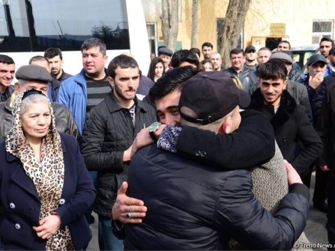 Bu gün məhkumlar ailələrinə qovuşacaq - Amnistiya başladı