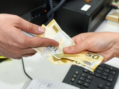 Sosial yardım&nbsp;alanlara 200 manat əlavə pul veriləcək - SƏRƏNCAM