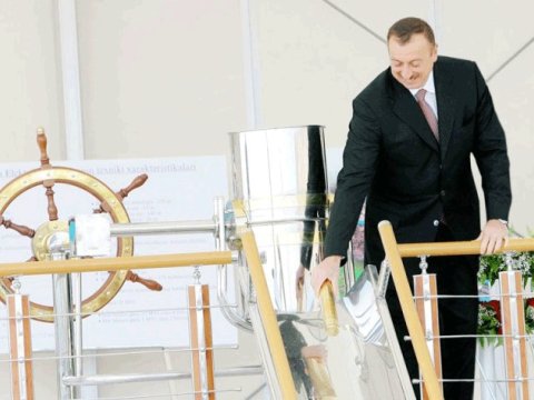 Vüqar Bayramov: Azərbaycan iqtisadiyyatı 22 ildə 4 dəfə böyüyüb