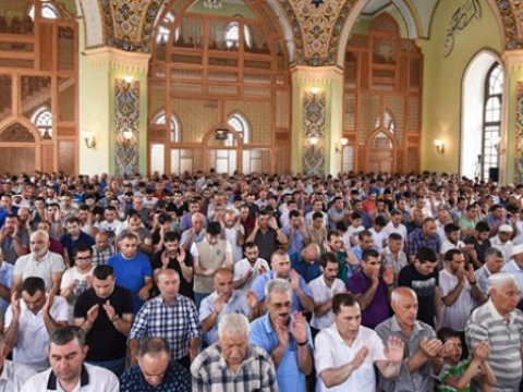 Heydər Məscidində vəhdət namazı qılındı