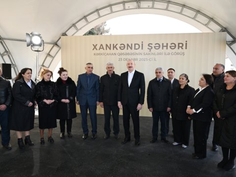 Prezident&nbsp;Kərkicahan qəsəbəsinə köçən sakinlərlə görüşdü