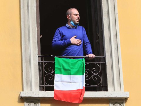 İtaliya himnində dəyişiklik - "bəli" sözü çıxarıldı