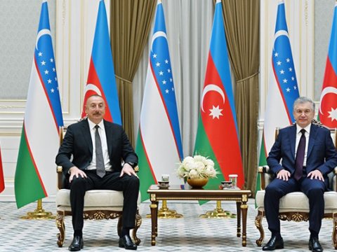 Şavkat Mirziyoyev İlham Əliyevə zəng etdi