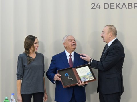 Balaca Heydər artıq böyüyüb, iki oğlu var - Sakinlərlə səmimi söhət