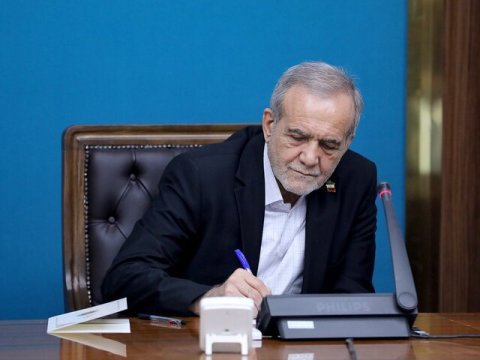 Pezeşkian xristianlara mesaj ünvanladı