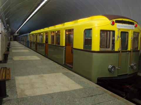 Metroda&nbsp;retro vaqonlar nümayiş olunacaq
