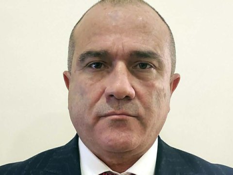 Yeni başçı müavinini işdən çıxardı