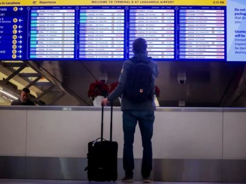 3 min uçuş ləğv edildi