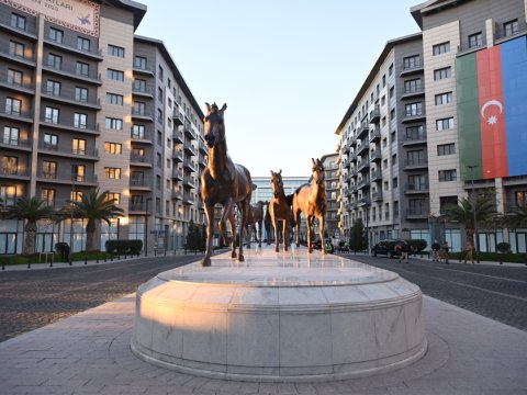 Prezident ailə üzvləri ilə&nbsp;&ldquo;Bakı Ağ Şəhər&rdquo;də - FOTOLAR